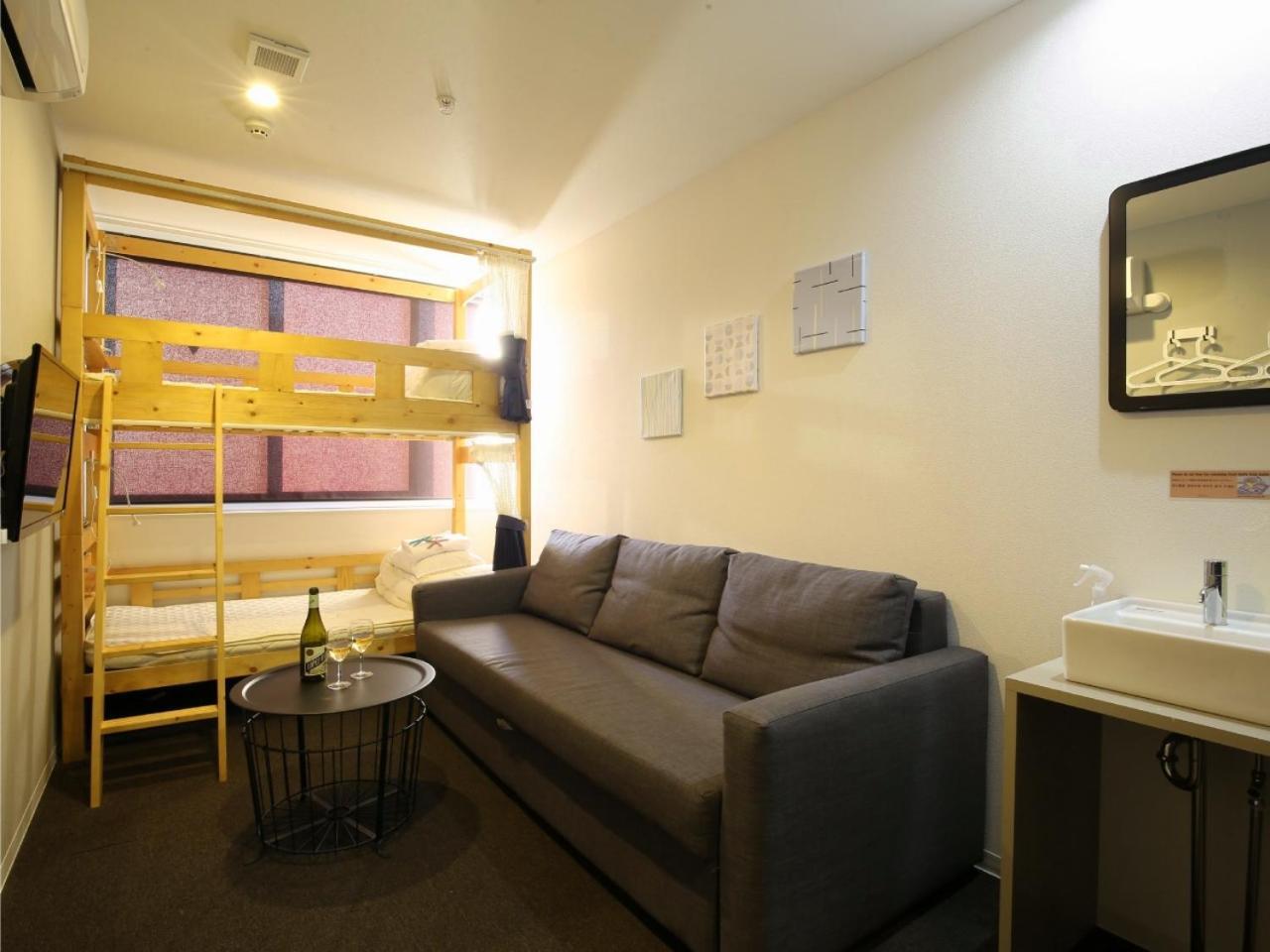 Very Hostel Namba Ōsaka Exterior foto